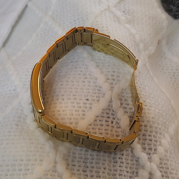 Coach EUC Lexington White Dial Ladies SS Gold Tone Watch w/Crystals & MoP Inlay - Picture 9 of 10